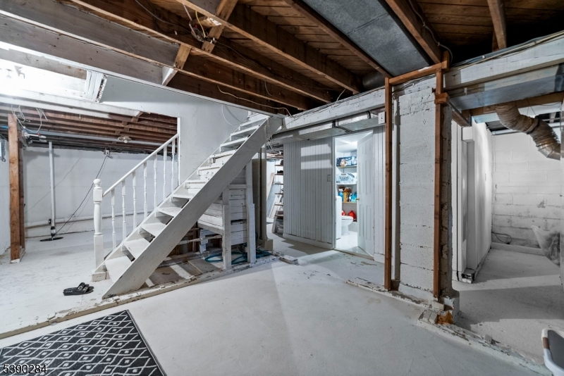 28 Oak St