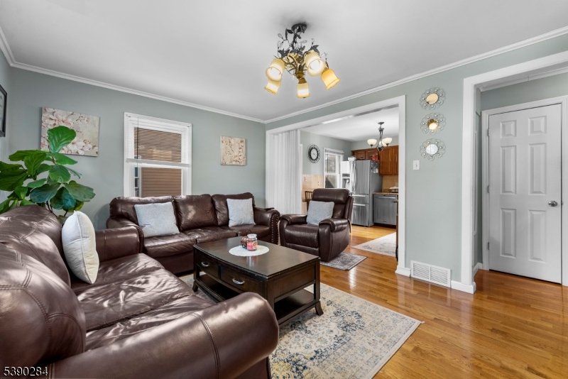 28 Oak St