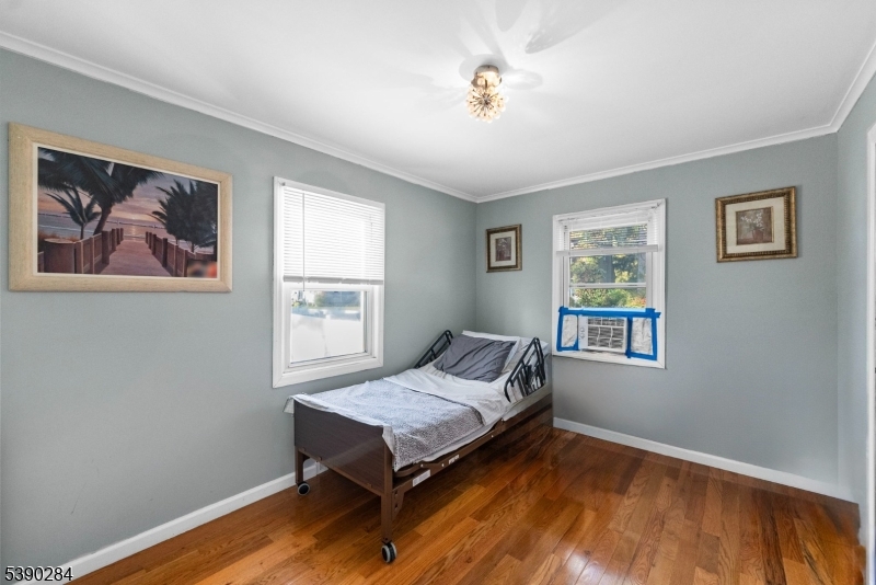 28 Oak St