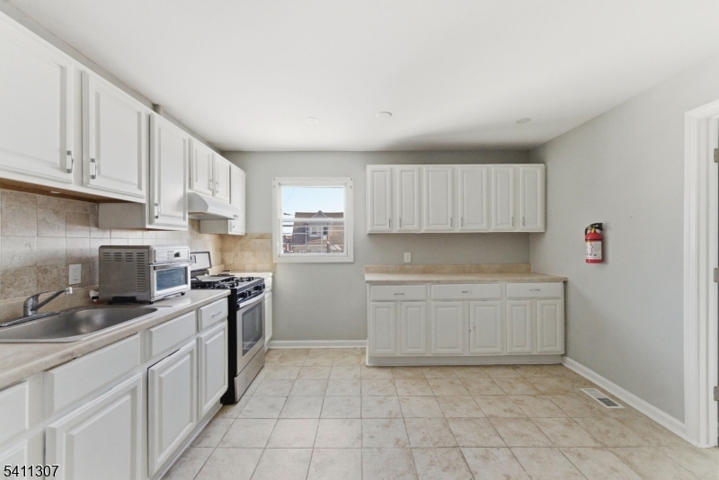 467-469 Summer Ave 2