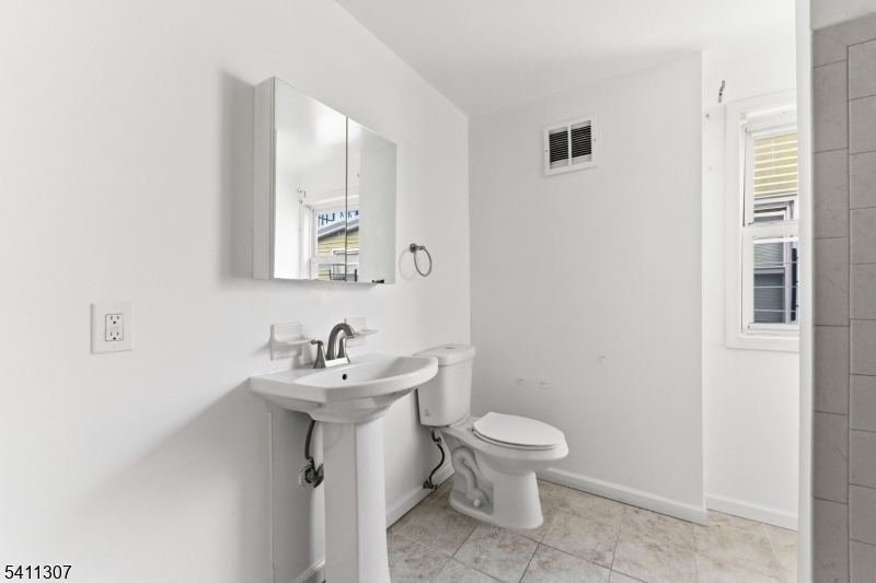 467-469 Summer Ave 2