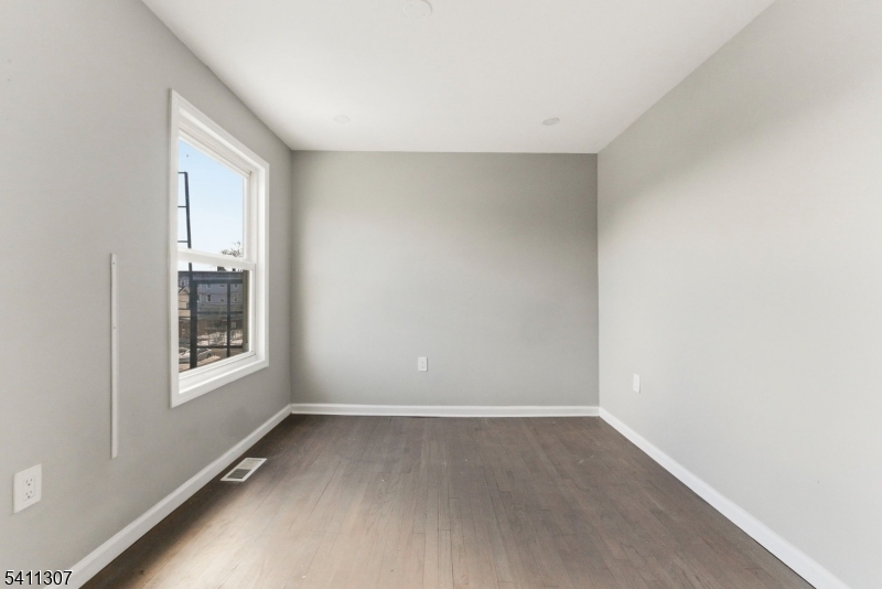 467-469 Summer Ave 2