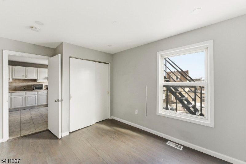 467-469 Summer Ave 2