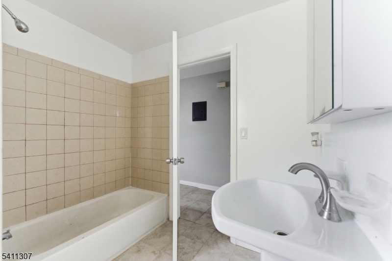 467-469 Summer Ave 2