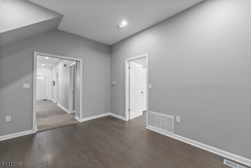 467-469 Summer Ave 1