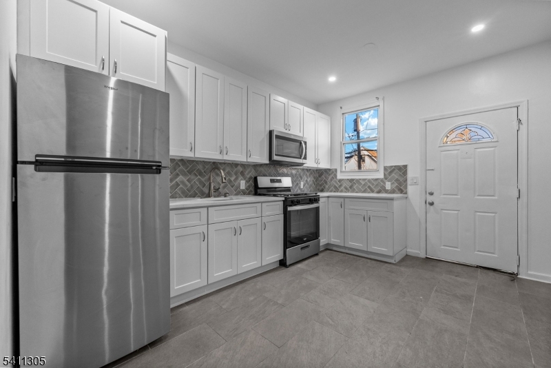 467-469 Summer Ave 1