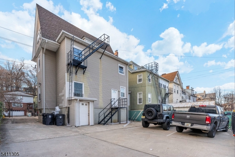 467-469 Summer Ave 1