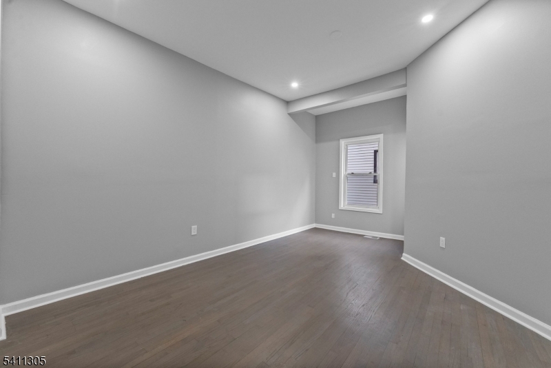 467-469 Summer Ave 1