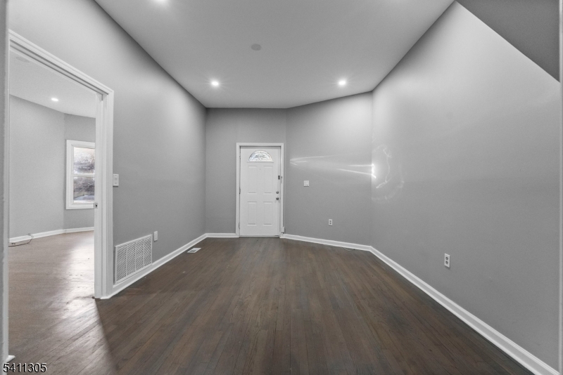 467-469 Summer Ave 1