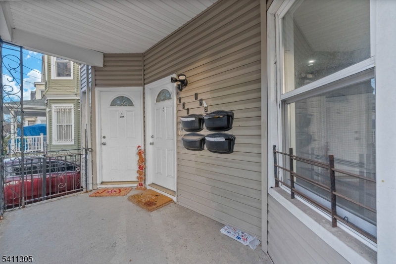 467-469 Summer Ave 1