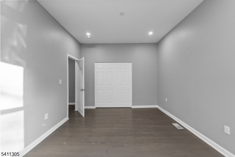 467-469 Summer Ave 1