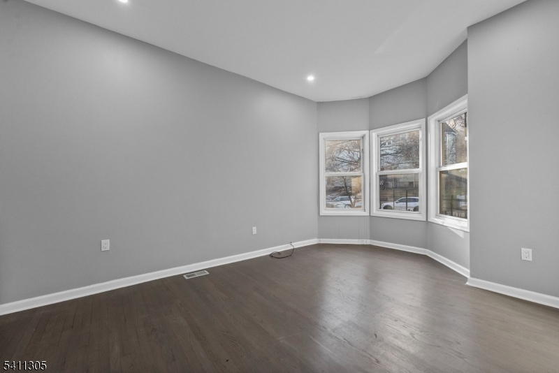 467-469 Summer Ave 1