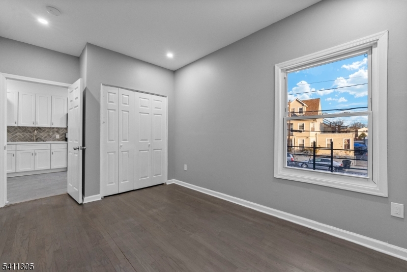 467-469 Summer Ave 1