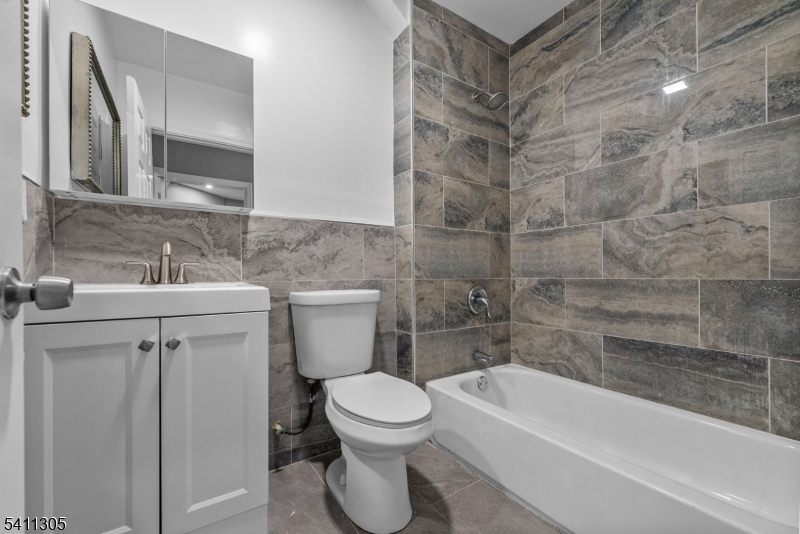 467-469 Summer Ave 1