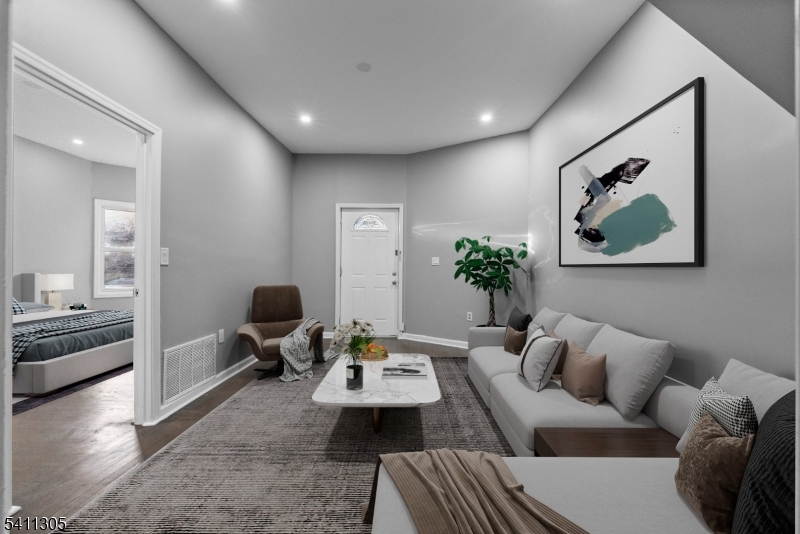 467-469 Summer Ave 1