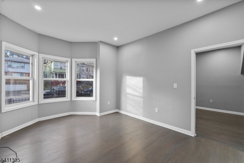 467-469 Summer Ave 1