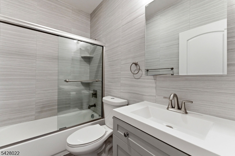93 Prospect St 2