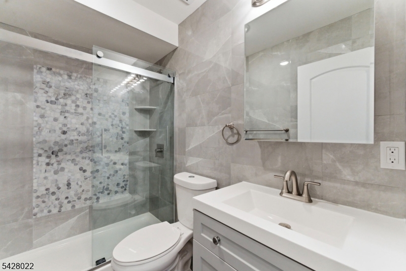 93 Prospect St 2