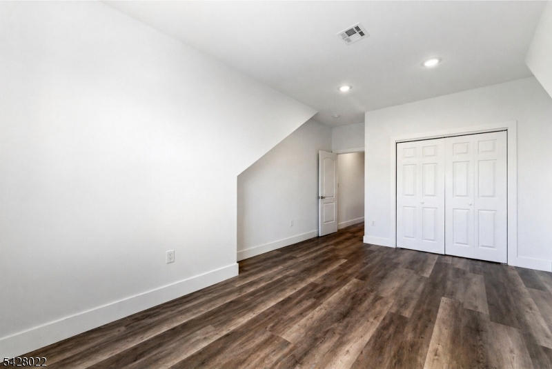 93 Prospect St 2