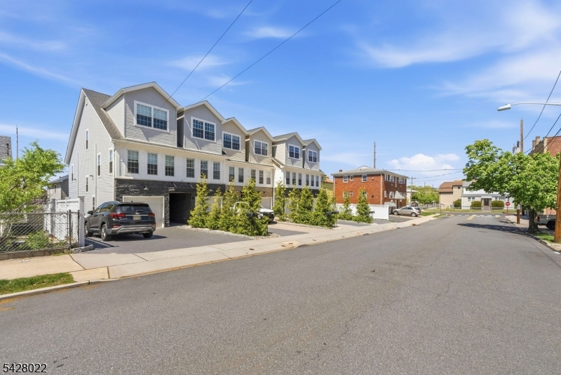 93 Prospect St 2