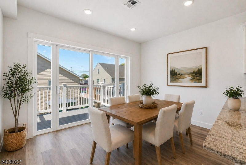93 Prospect St 2