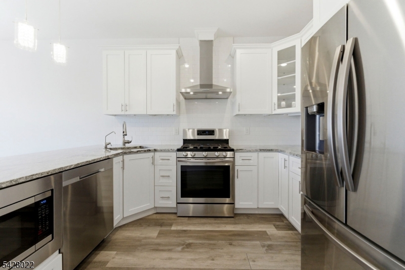 93 Prospect St 2