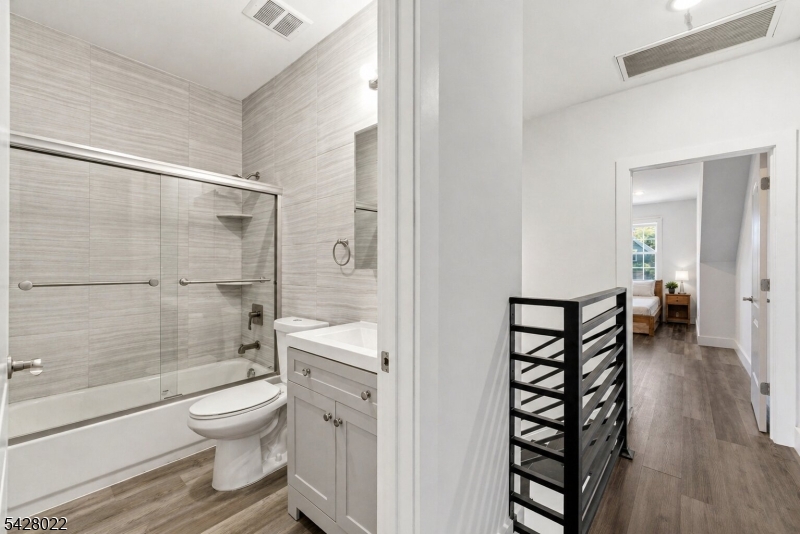 93 Prospect St 2