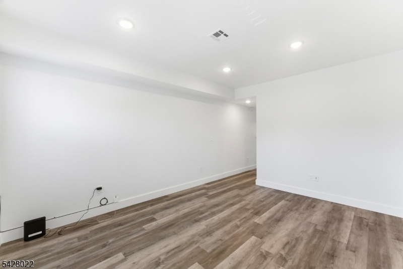 93 Prospect St 2