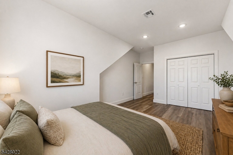 93 Prospect St 2