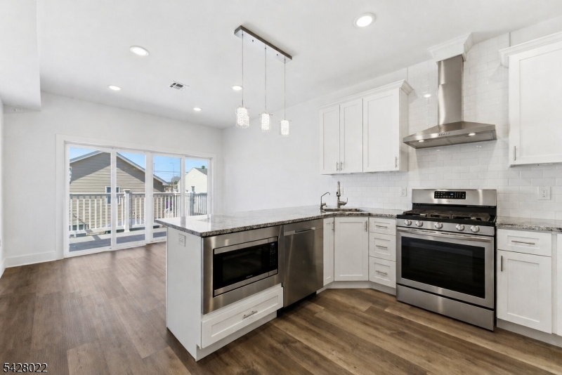 93 Prospect St 2