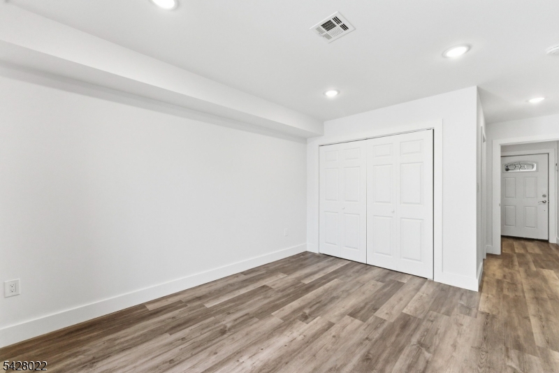 93 Prospect St 2