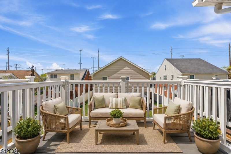 93 Prospect St 2