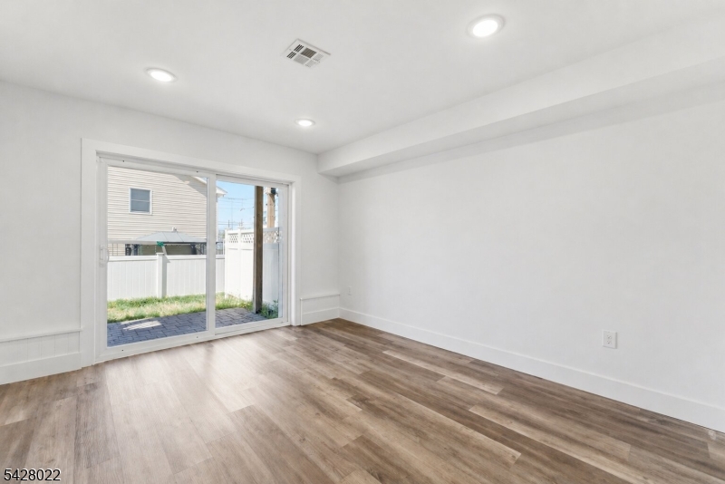 93 Prospect St 2