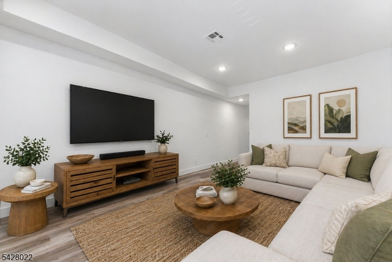 93 Prospect St 2