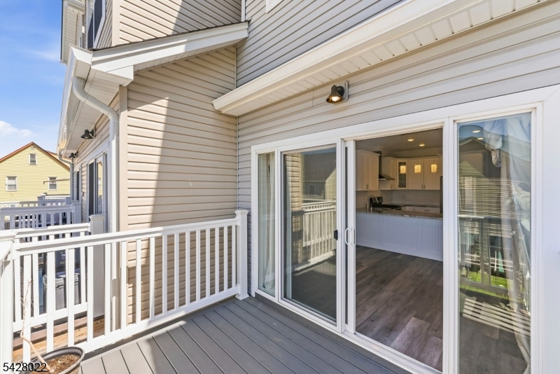 93 Prospect St 2