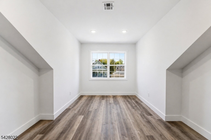 93 Prospect St 2