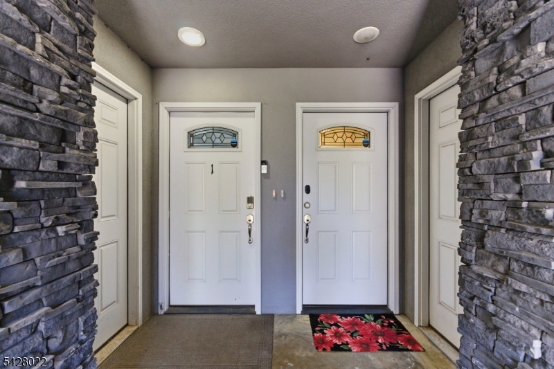 93 Prospect St 2