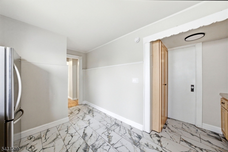 86 Curie Ave 1
