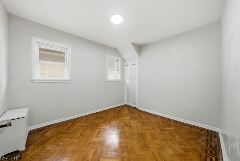 86 Curie Ave 1