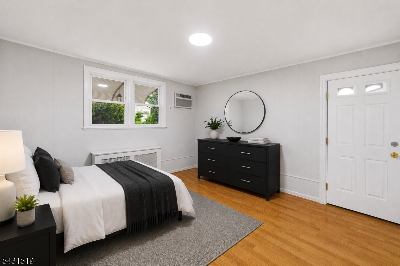 86 Curie Ave 1