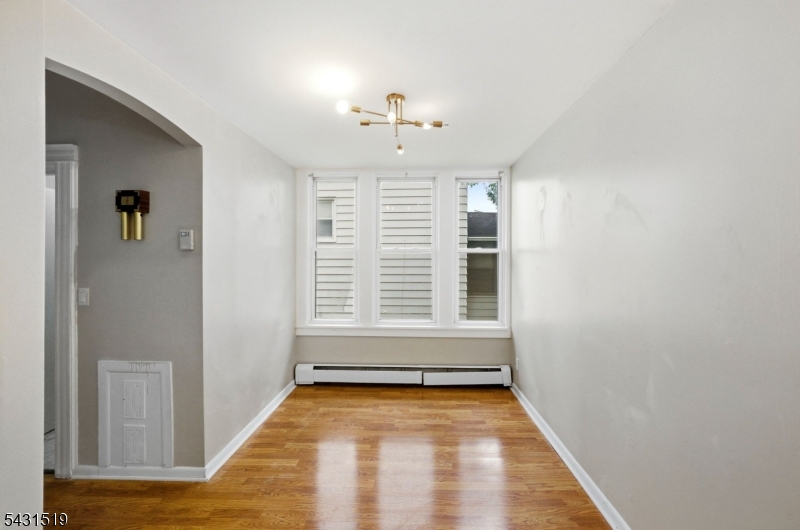 86 Curie Ave 1
