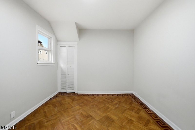86 Curie Ave 1