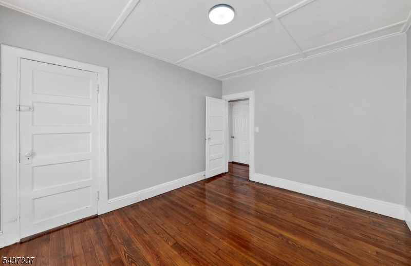 86 Curie Ave