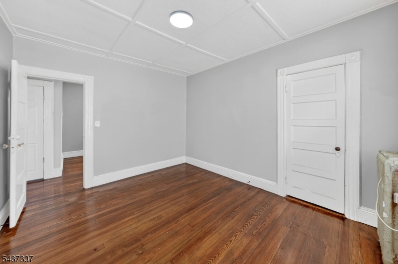 86 Curie Ave