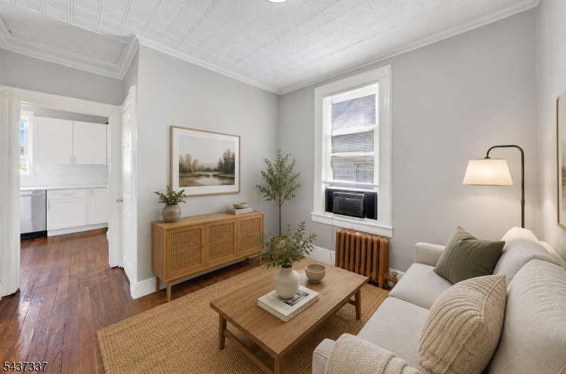 86 Curie Ave
