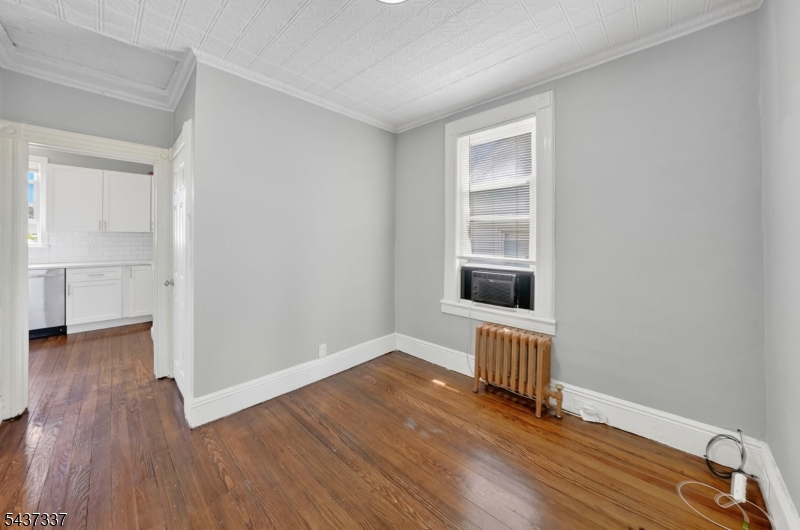 86 Curie Ave