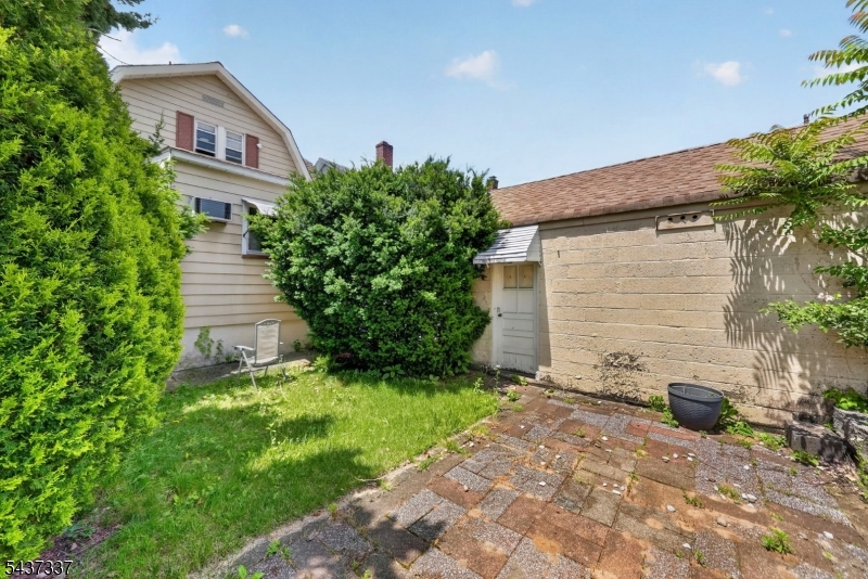 86 Curie Ave