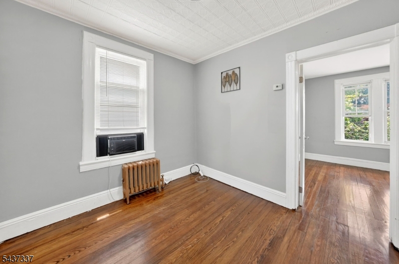 86 Curie Ave
