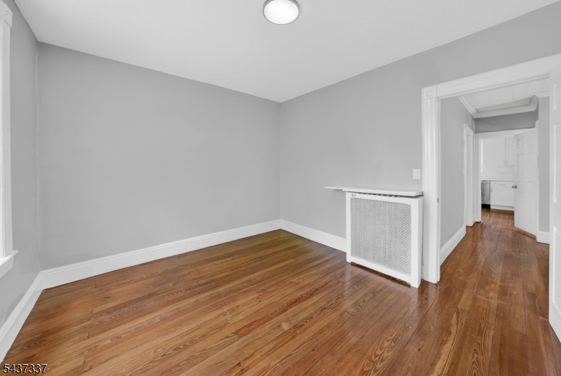 86 Curie Ave