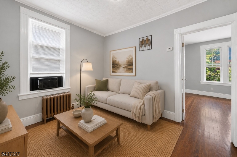 86 Curie Ave